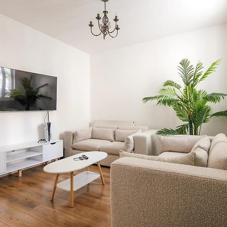 Spacious 3 Bedroom Home With Ps5 And Pool Table Near O2 Arena Canary Wharf And Elizabeth Line To Central London Exteriör bild
