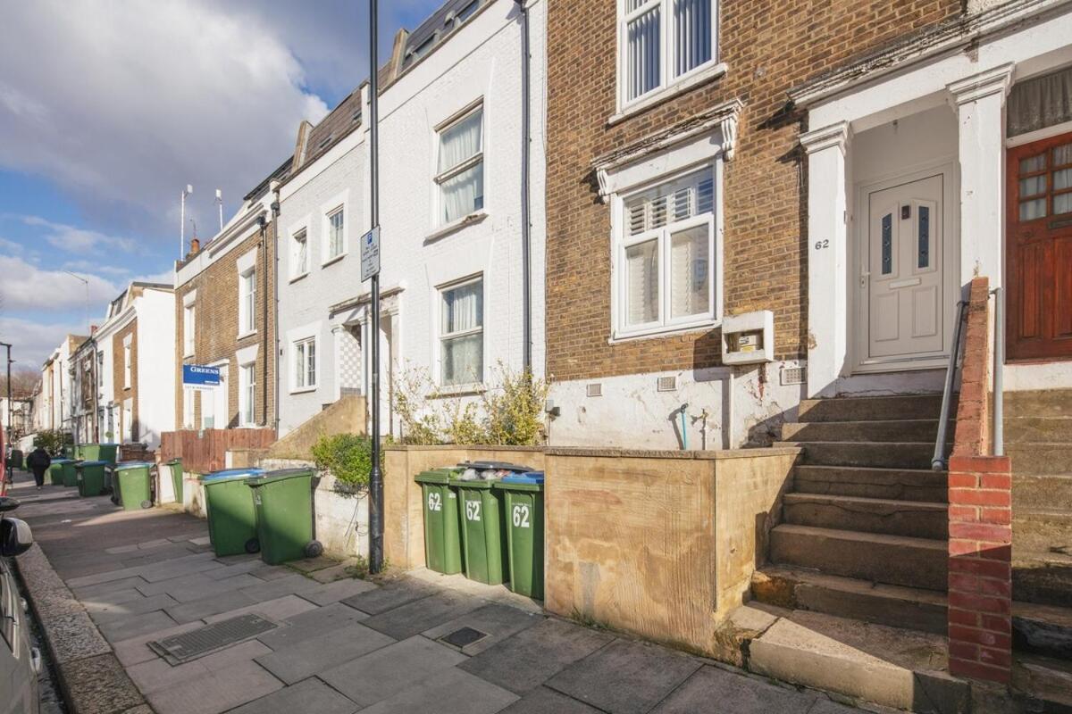 Spacious 3 Bedroom Home With Ps5 And Pool Table Near O2 Arena Canary Wharf And Elizabeth Line To Central London Exteriör bild