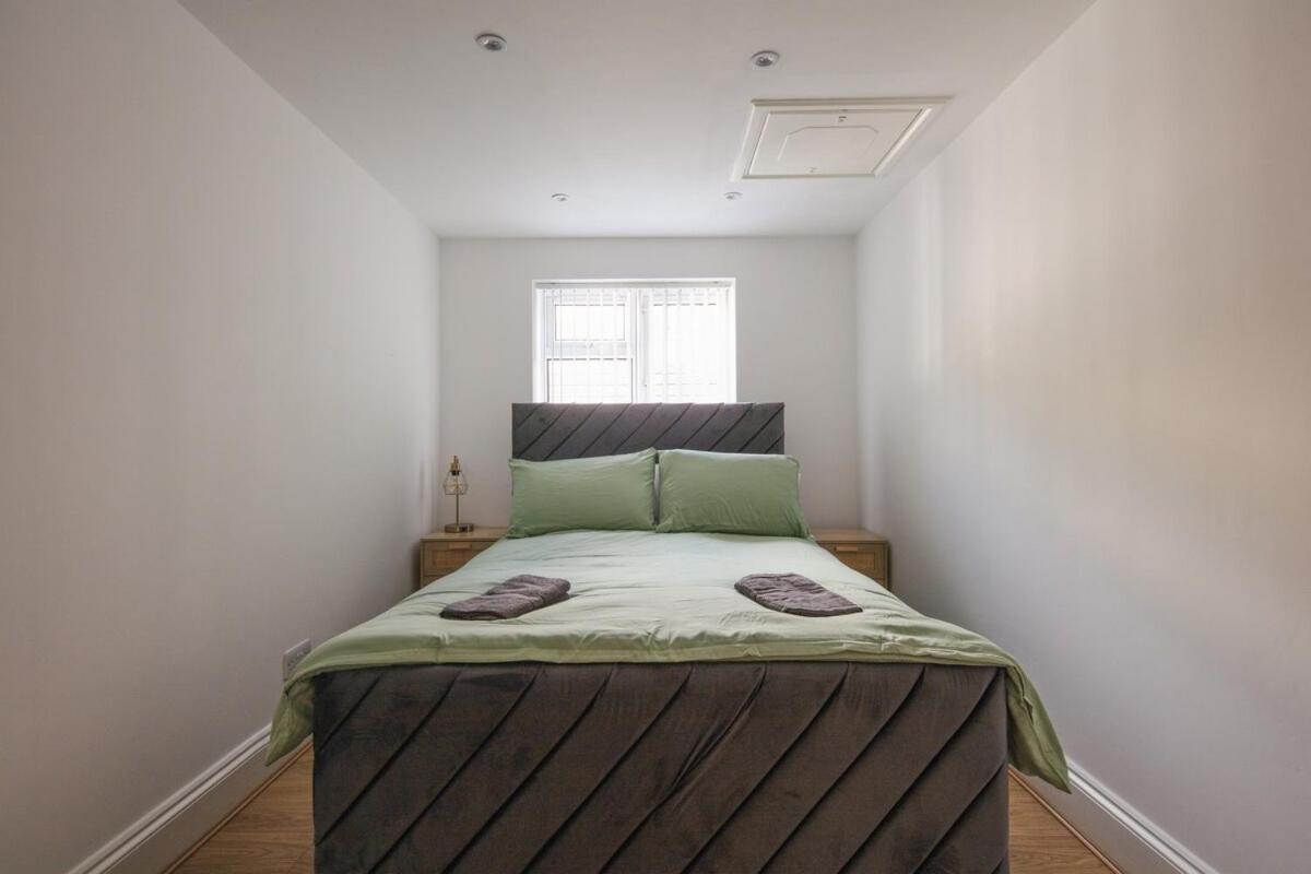 Spacious 3 Bedroom Home With Ps5 And Pool Table Near O2 Arena Canary Wharf And Elizabeth Line To Central London Exteriör bild